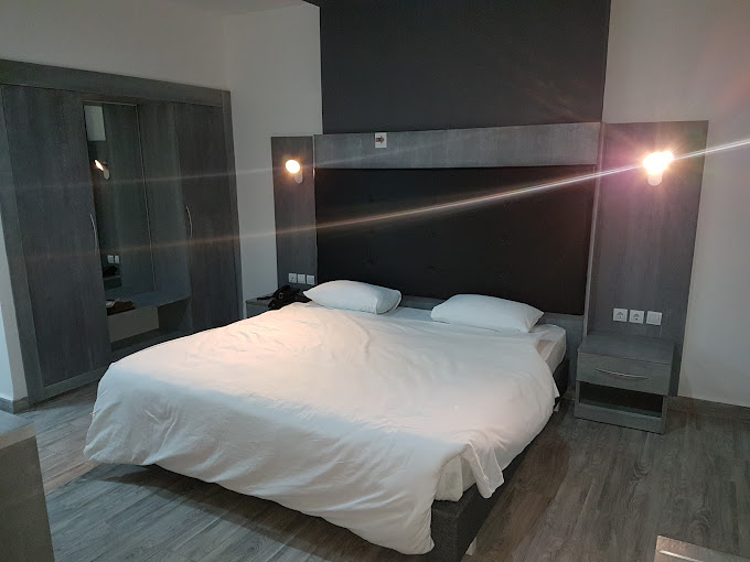 HOTEL LES JASMINS