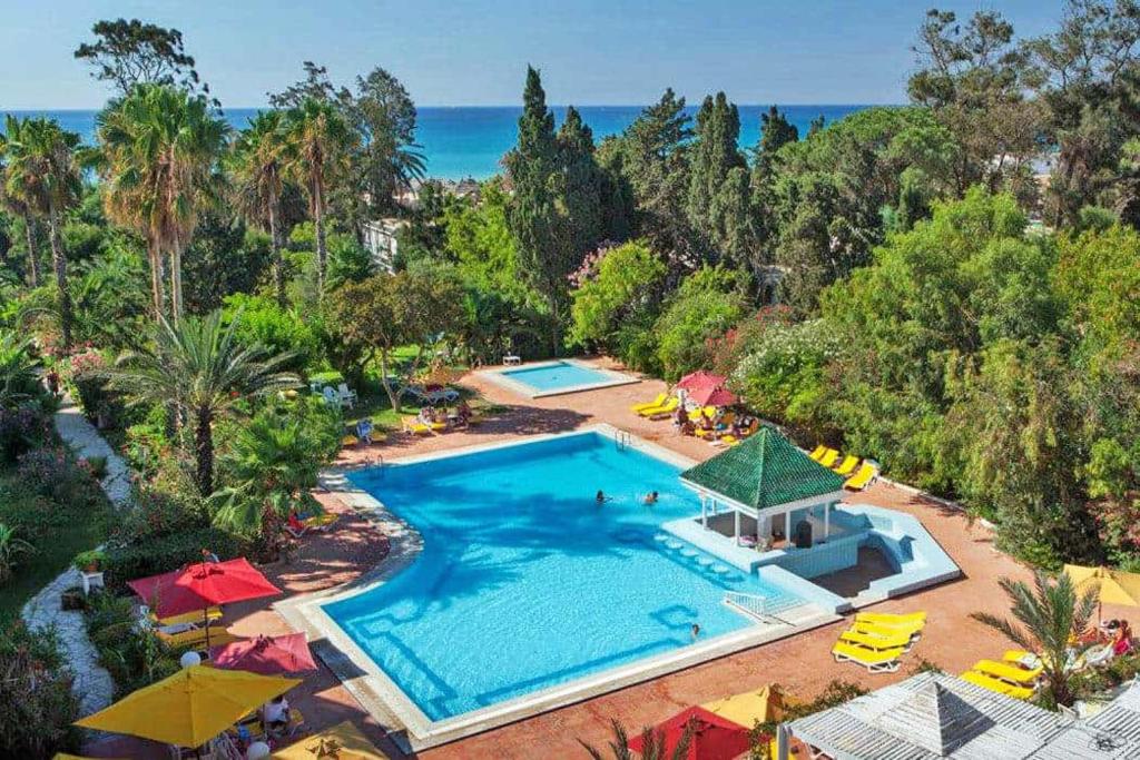 Azure Rotana Thalasso & Resort